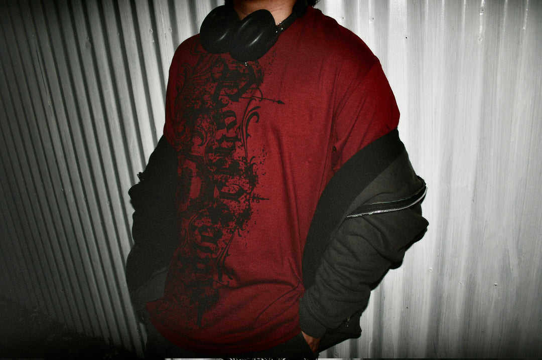 "STAINED" T-SHIRT - GARNET RED